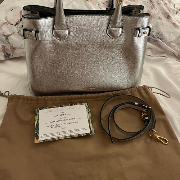 Burberry Banner Leather Tote Bag - Picture 4 of 6